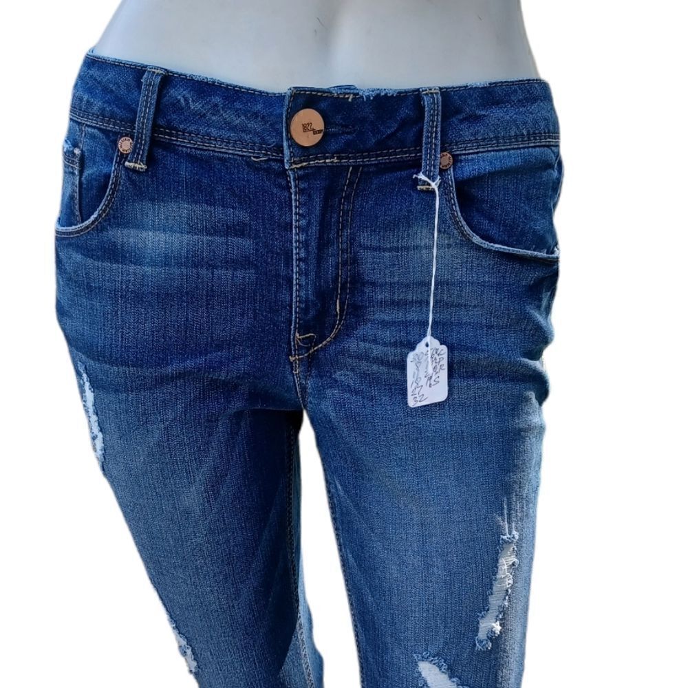579625...1822 Denim Crop Jeans Size 6, W30", 18" Inseam, 8 1/2"Rise